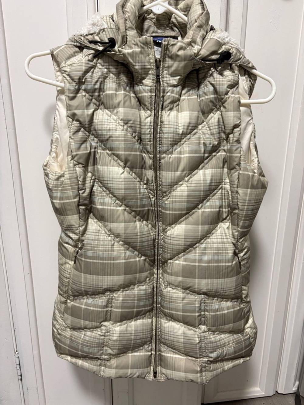 Patagonia Cream Plaid Quilted Hooded Vest